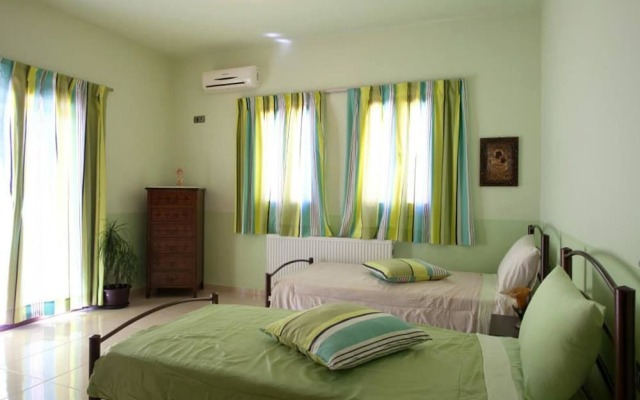 Louloudis Villa