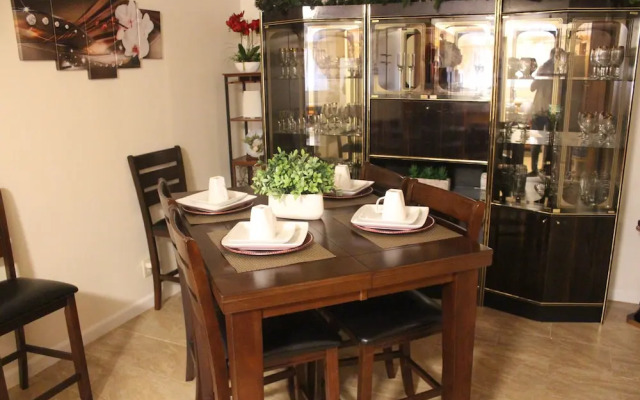 Cozy, Classy Duplex near NYC