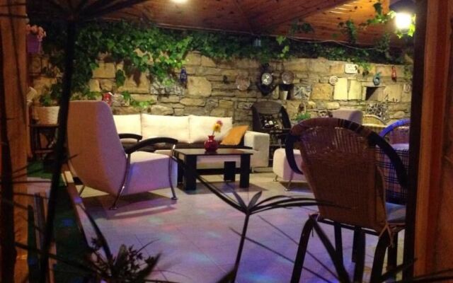 Tuana Hotel