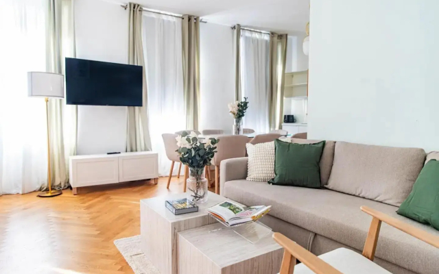 King Bed Home Smart Tv Perfect for groups of seven, 4 - Hotel in Vienna - Photo 4