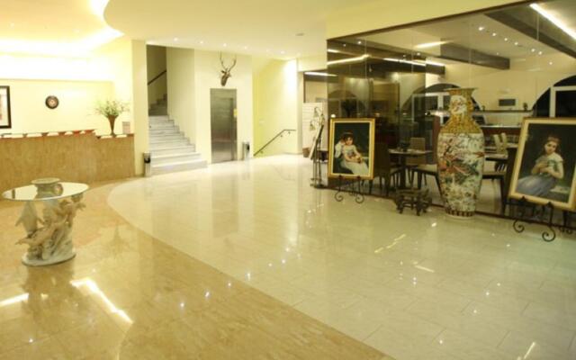 Almуros Beach Resort and Spa