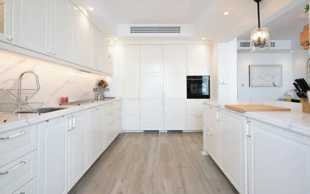 Luxury Short Term Stay 2BHK plus Maids - RANCHES