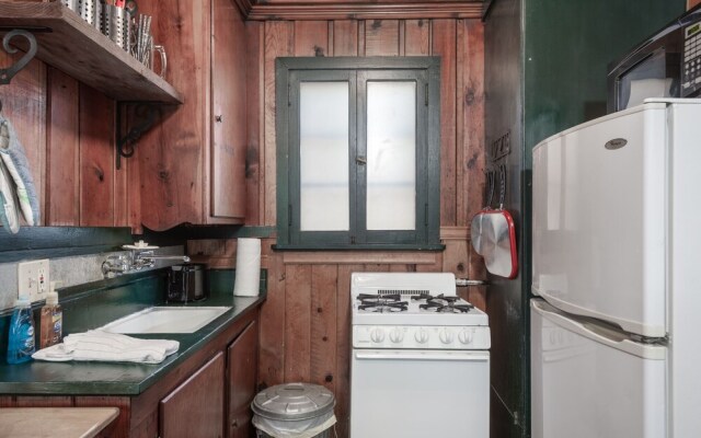 412apvillage12avncb - Cozy Cabin