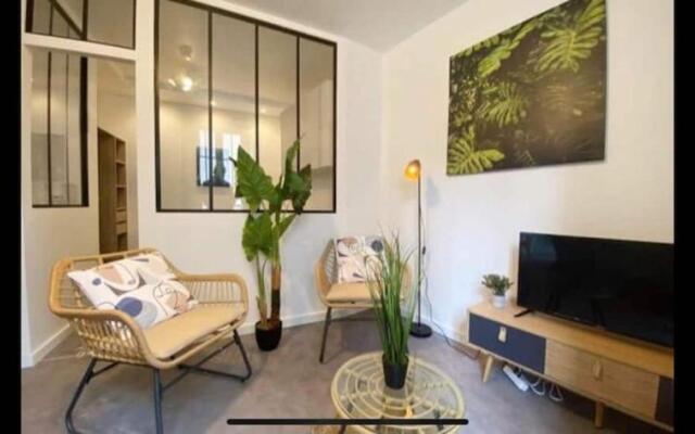 Studio atypique centre ville B4