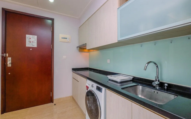 Elegant And Comfy 2Br At Menteng Park Apartment