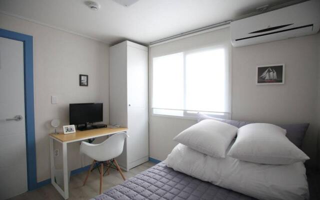 24 Guesthouse Hongdae