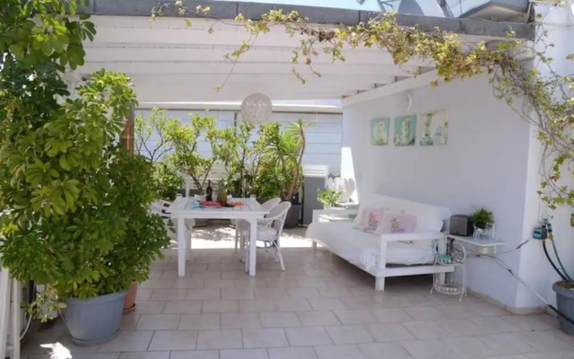 Maisonette Near Beach & City Center