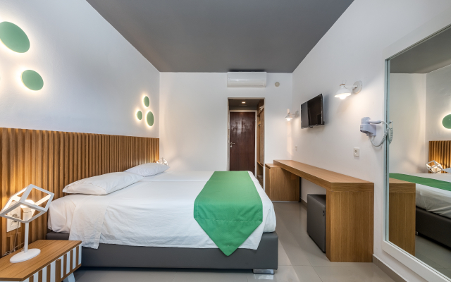 Zeus Hotel