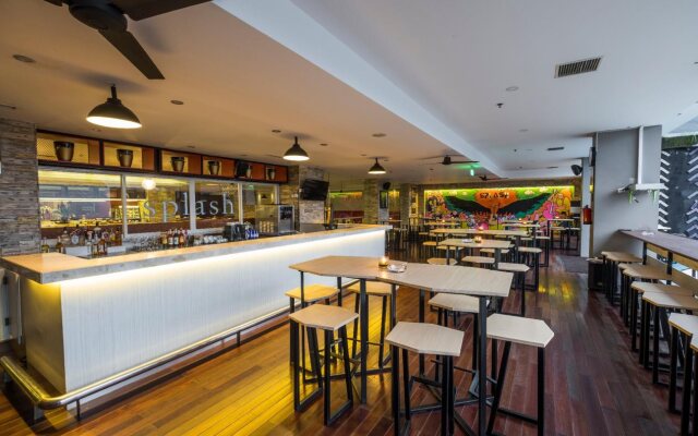 FOX Lite Royal Bay Makassar