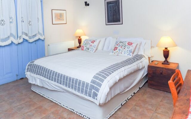 Adamos studio Hotel Apartments