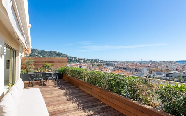 Rooftop Sea View YourHostHelper