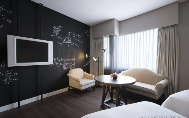 Pinnacle Apartments
