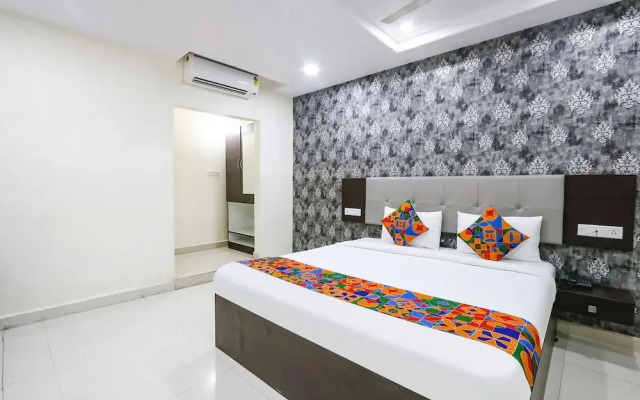Fabhotel Royal Signature