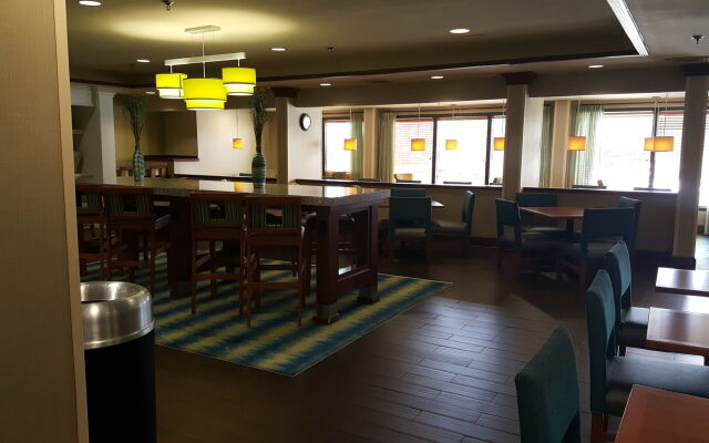 Holiday Inn Express Hotel & Suites Wilmington-University Ctr by IHG