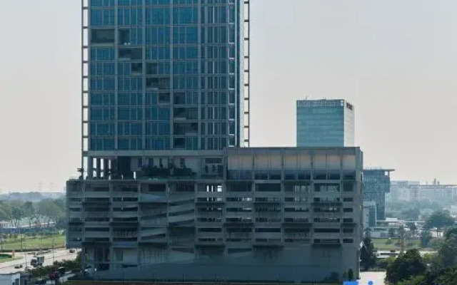 Sunsuria Forum Soho & Residence Suites Setia Alam by Moka