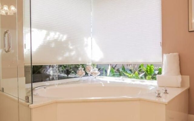 Buccaneer Court Home 1556