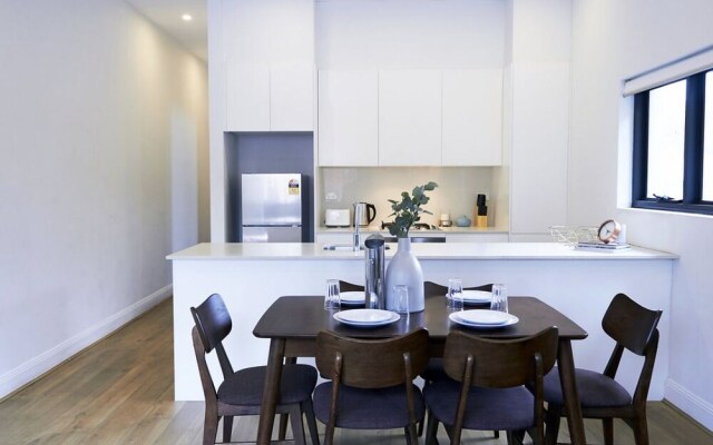 Relaxed 2 Bedroom Apartment Minutes From The Beach
