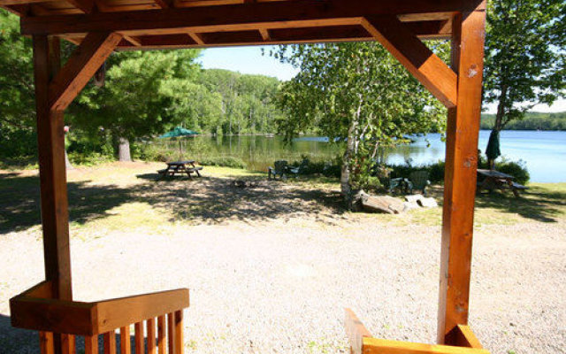 Spectacle Lake Lodge