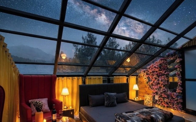 XTSY Travellers Hostel