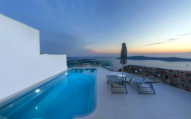 Pearl on the Cliff Hotel & Suites