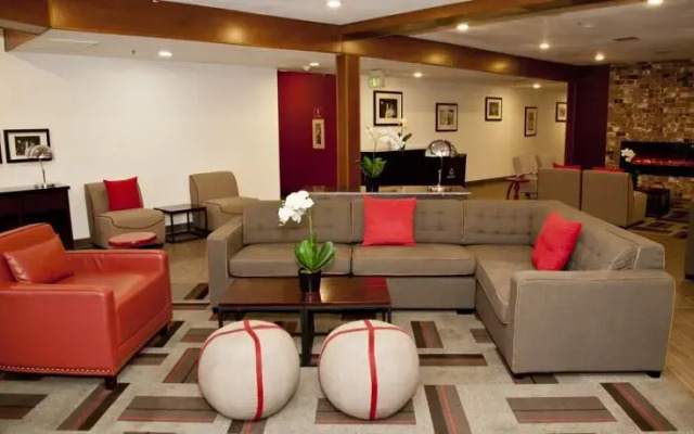 Summit Hotel