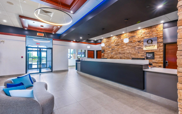 Quality Inn & Suites Levis