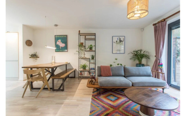 Trendy & Bright Bohemian House in Forest Hill