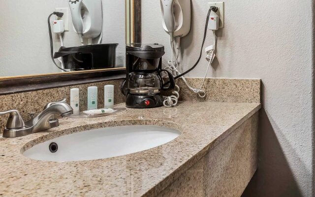 Quality Inn Fallbrook I-15