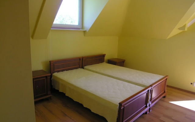 Amazing Home in Rowy With 4 Bedrooms