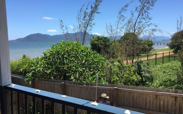 Cardwell Beachfront Motel