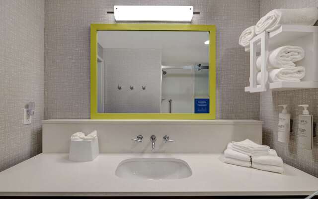 Hampton Inn & Suites Marina