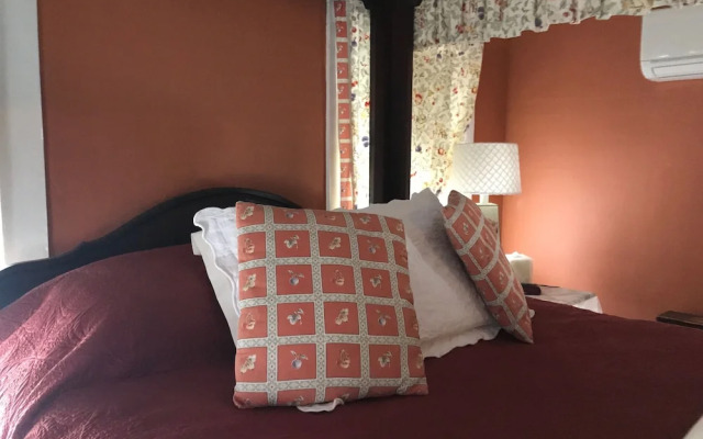 Monadnock Inn