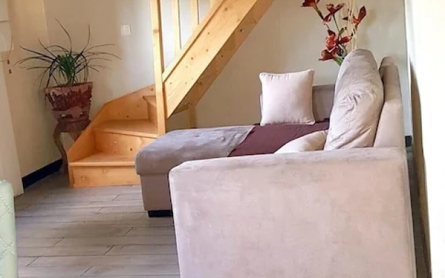 House With 3 Bedrooms in Saint-benoit, With Wonderful Mountain View an - фото 5