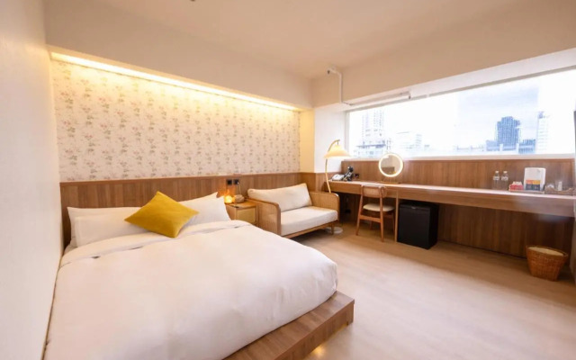 Apartment 10F