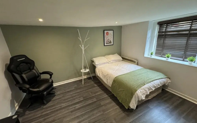 Cozy City Apartment in Reading