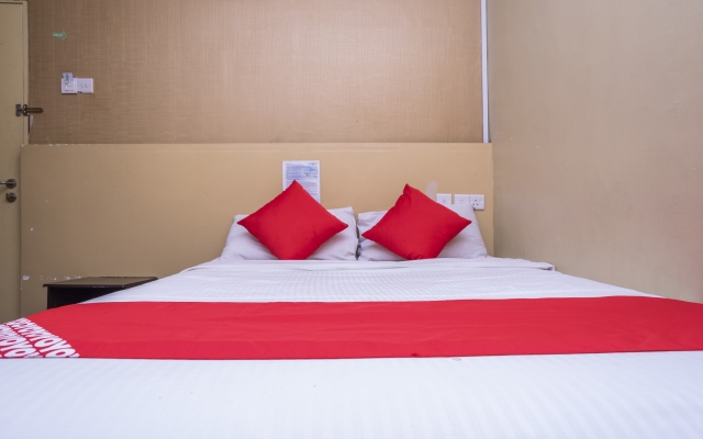 OYO 614 D'PINETREES Hotel