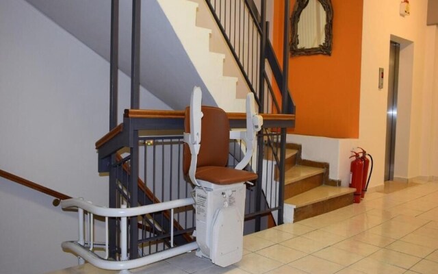 Diros Hotel