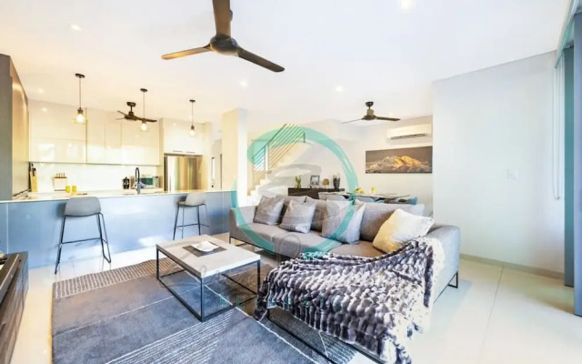 ZEN ARCTIC LUXURY 2-STORY House & Pool