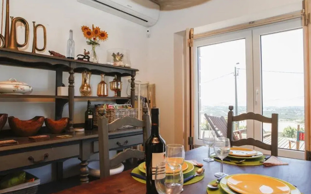 Mira Guincho house with sea view and garden