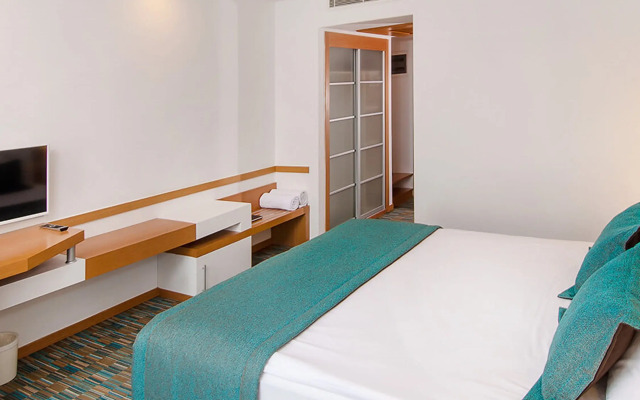 Ladonia Hotels Adakule	