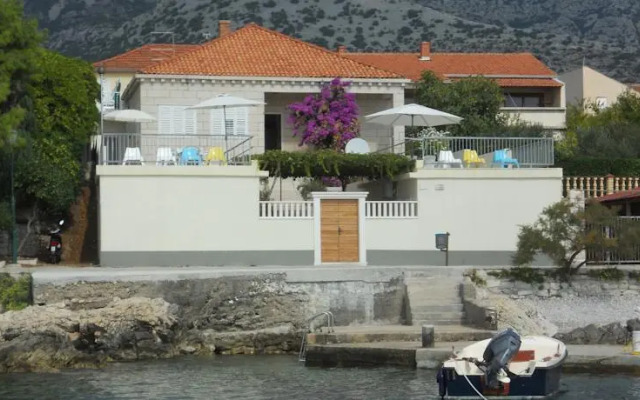 Apartments Villa Orebic