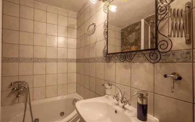 Traditional Holiday Home in Pella with Garden