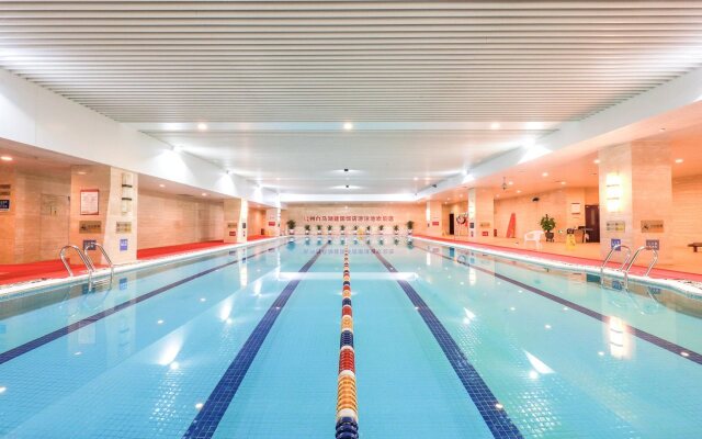 White Horse Lake Jianguo Hotel