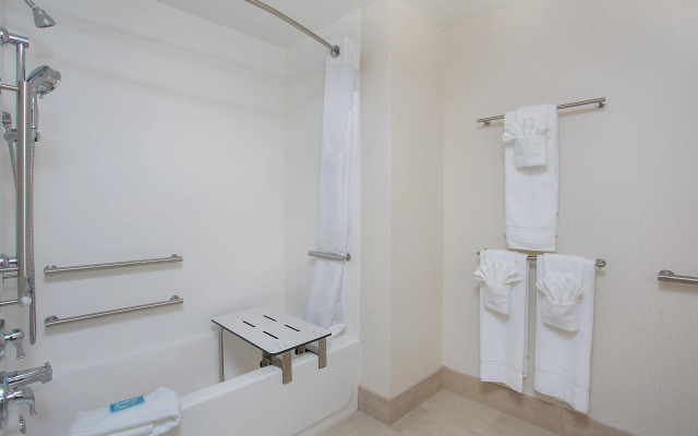 Holiday Inn Express & Suites Covington by IHG