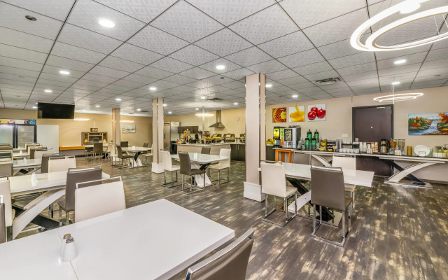 Quality Inn Sunshine Suites
