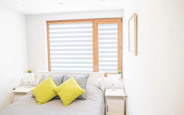 Shushi's Central Studio Apartment