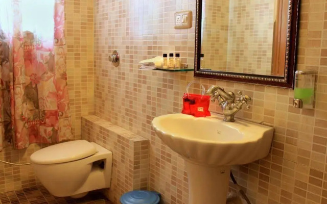 Oyo Rooms Saheliyon Ki Bari