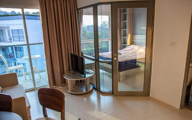 GB710 Grand Blue Beach Condo maephimholiday