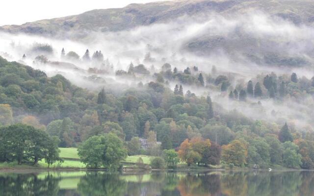 Lake View Country House