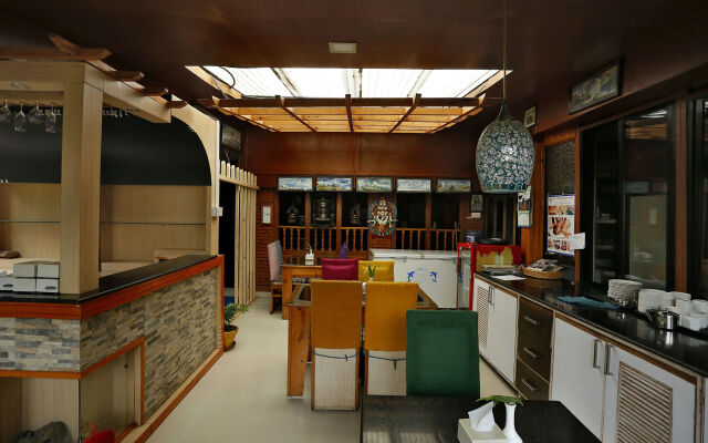 Shangri-la Boutique Hotel